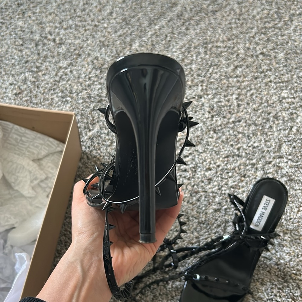 Steve Madden spiked sandals - Picture 3 of 8